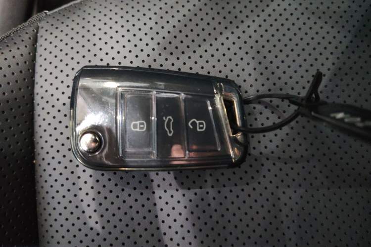 Used Volkswagen Passat 2025 Outstanding Model 380TSI Dragon Glory Edition
