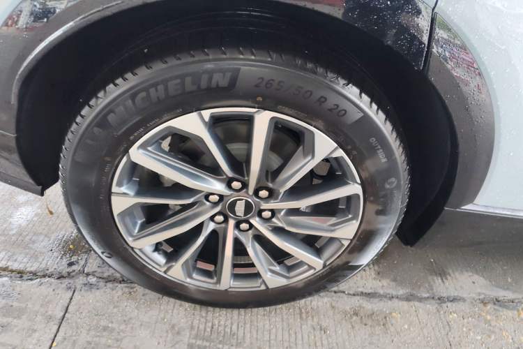 Used Cadillac LYRIQ 2022 Four-Wheel-Drive High-Performance Deluxe Edition