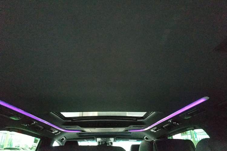 Used Toyota Vellfire 2023 Crown Dual-Engine 2.5L HV Luxury Edition
