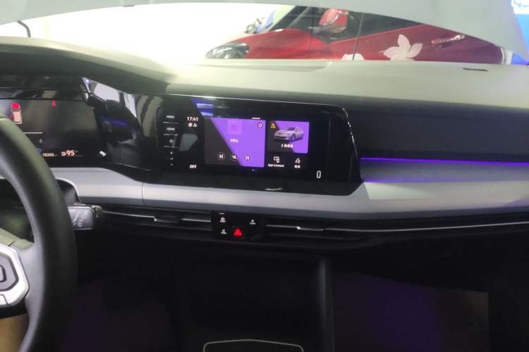 Used Volkswagen Golf 2023 Facelift 280TSI DSG Pro
