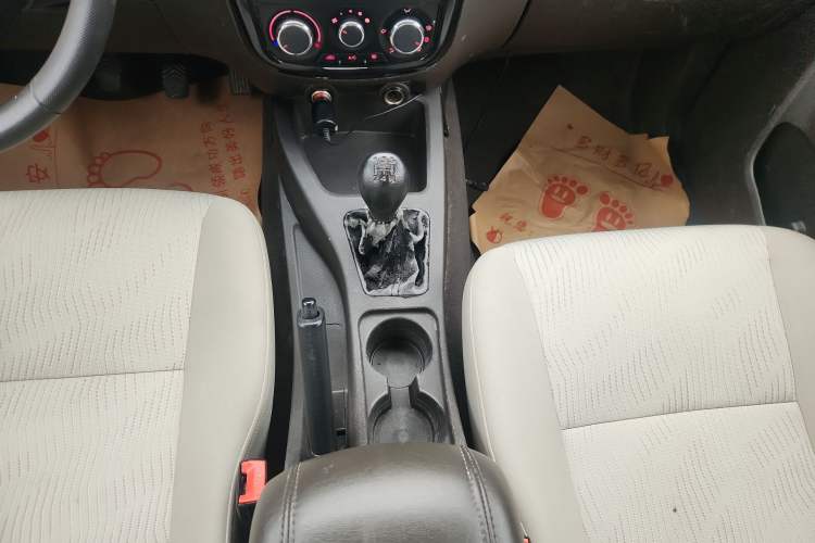 Used Wuling Rongguang V 2016 1.5L Standard Version
