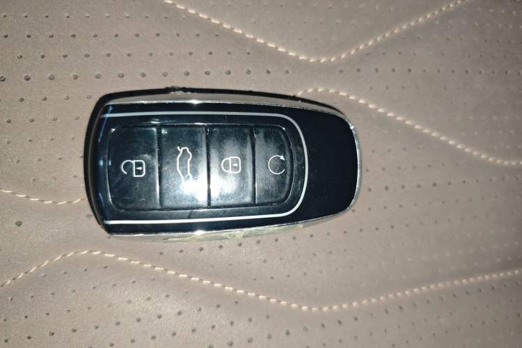 Used Chery Tiggo 8 PLUS C-DM 2025 1.5T 116 km Prestige Version 5 Seats
