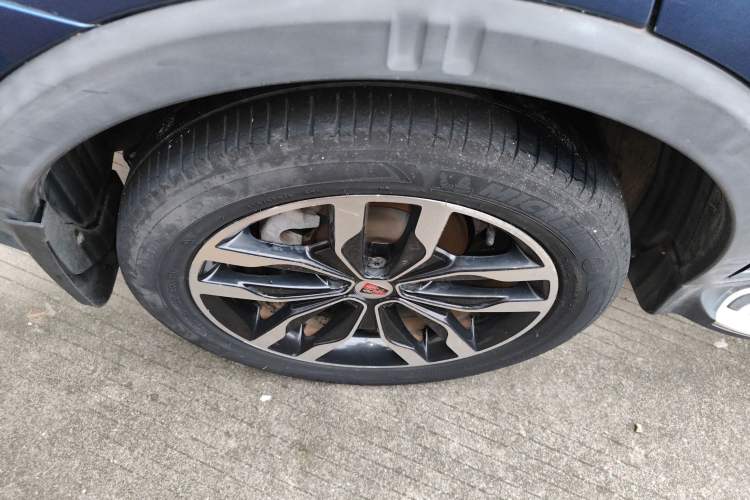 Used Roewe RX5 2016 20T Two-Wheel Drive Automatic Internet Smart Edition
