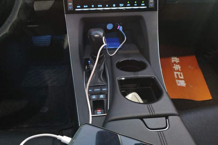 Used Toyota Avalon 2019 Dual-Engine 2.5L Luxury Edition China VI Standard
