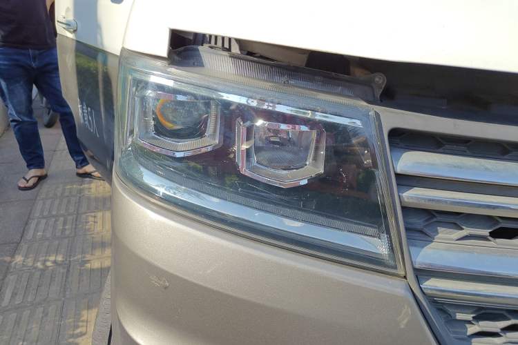 Used Jinbei New Hiace S 2021 1.6L Business Central Air-Conditioned Coach China VI Standard SWD16M