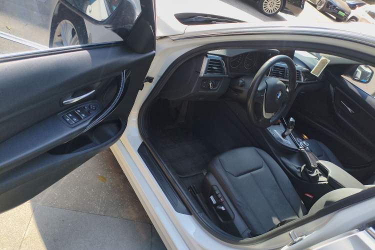 Used BMW 3 Series 2016 320Li Fashion Model
