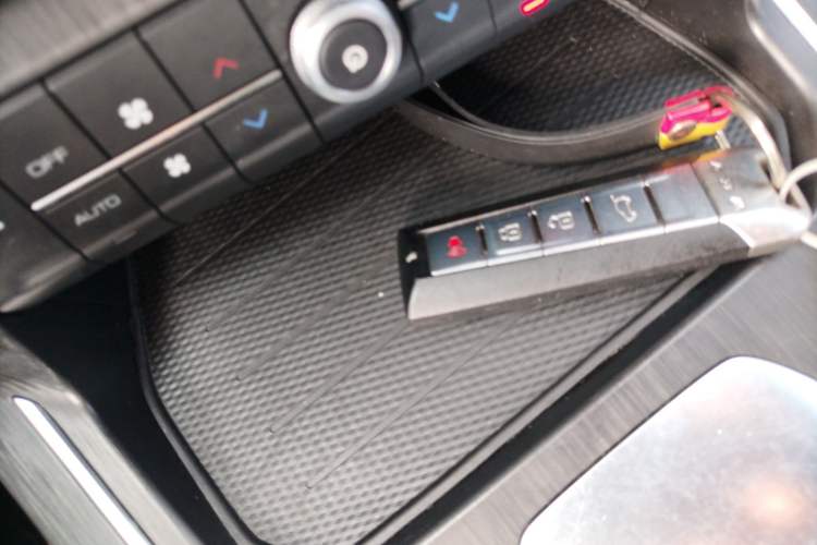 Used Wey VV6 2020 2.0T Two-Wheel Drive Smart Protection+
