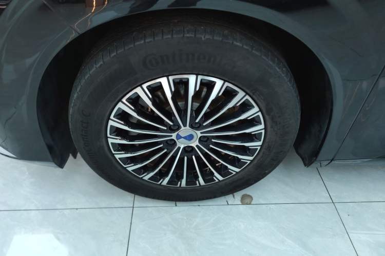 Used Denza D9 2022 DM-i 970 Four-Wheel Drive Flagship Model
