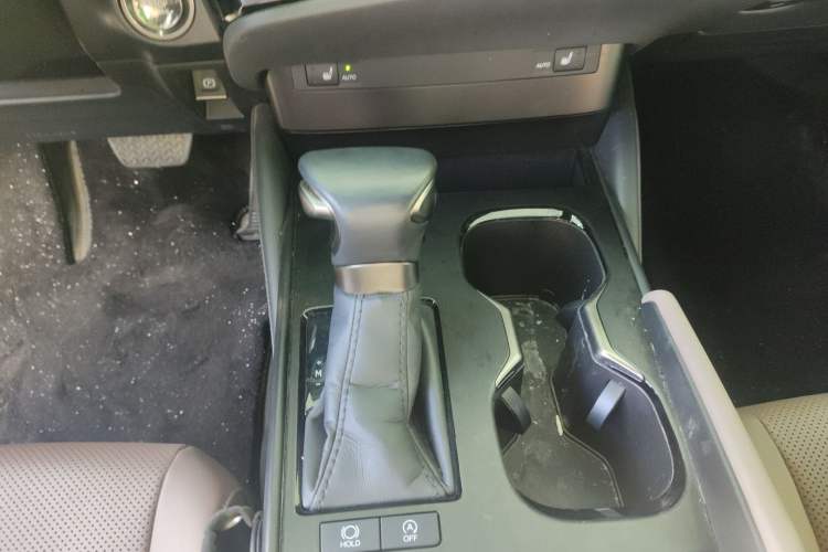 Used Lexus ES 2023 200 Excellence Edition
