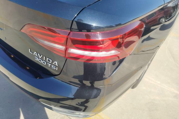 Used Volkswagen Lavida 2024 300TSI DSG Full-Comfort Edition