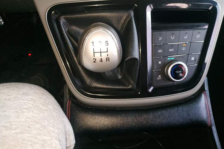 Used  M4 2016 2.0L manual Comfort trim level