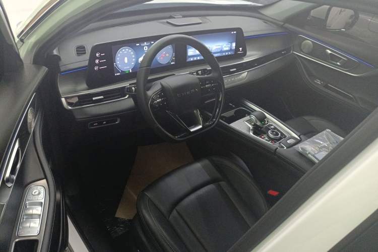 Used Chery Tiggo 8 PRO 2024 Champion Edition 290T Two-Wheel Drive Shining Version 7 Seats
