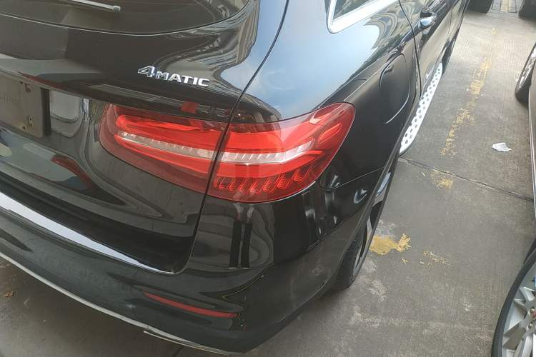 Used Mercedes-Benz GLC 2018 Refreshed GLC 300 4MATIC Dynamic Edition