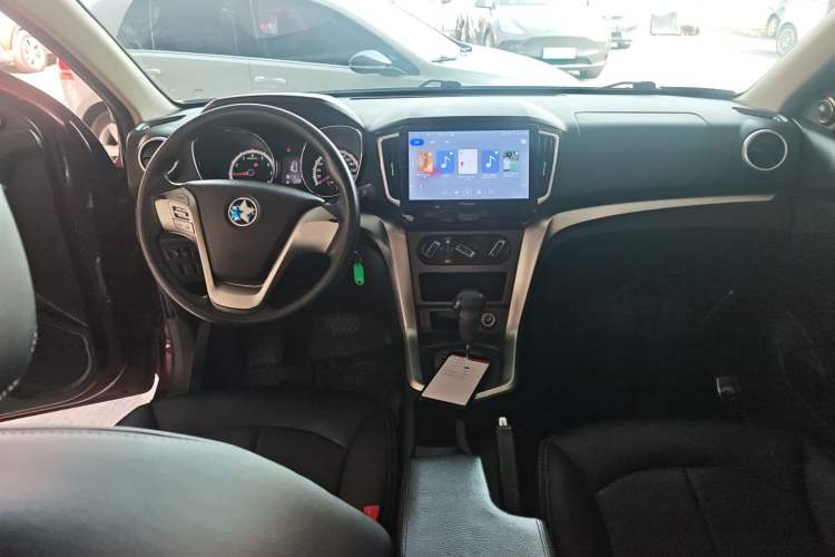 Used Venucia T70 2015 2.0L CVT Smart Choice Edition