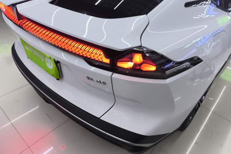 Used  SL03 2023 200Max Range-Extended Version
