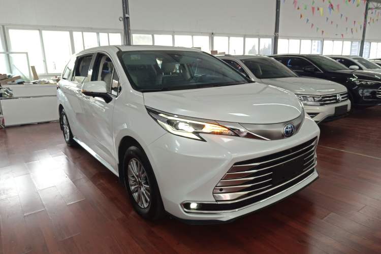 Used Toyota Sienna 2021 2.5L Hybrid Comfort Edition
