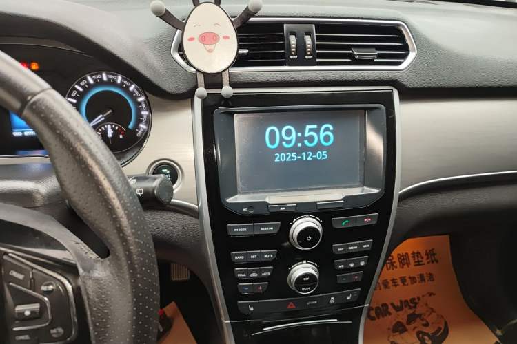 Used Haval H2 2016 Red-Label 1.5T Manual Two-Wheel Drive Luxury Model