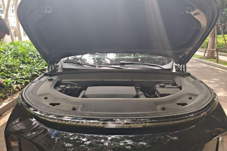 Used Li Auto L8 2023 Pro Model
