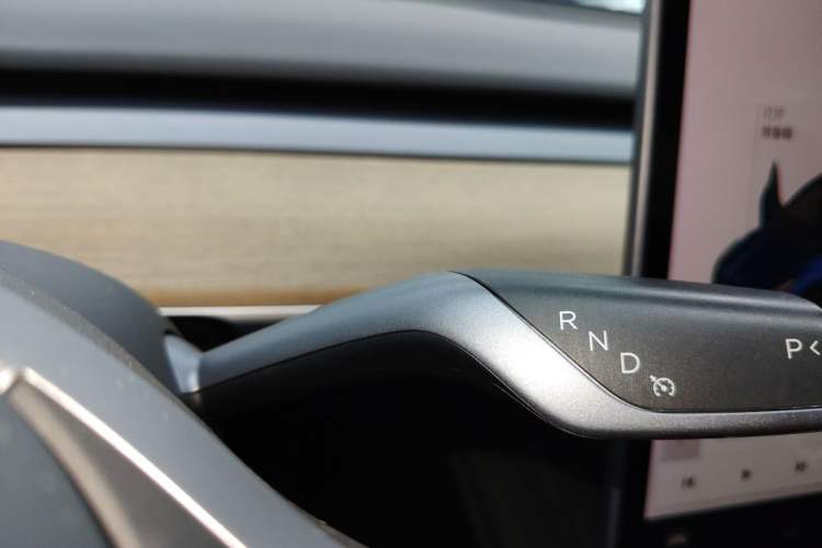 Used Tesla Model Y 2021 Long-Range All-Wheel-Drive Version
