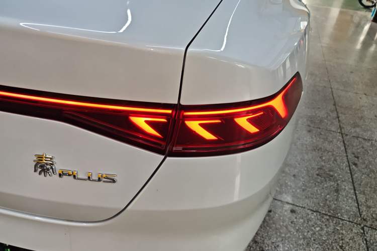 Used BYD Qin PLUS 2024 HONOR Edition DM-i 55KM Leading Model
