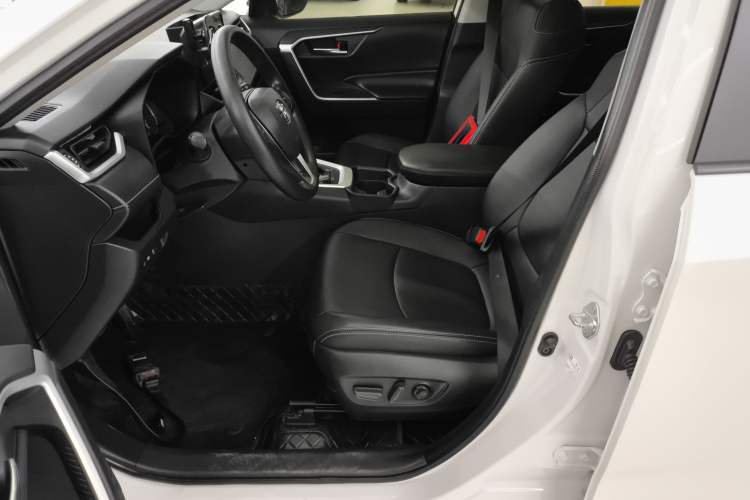 Used Toyota RAV4 2024 2.0L CVT Two-Wheel Drive Fashion Edition
