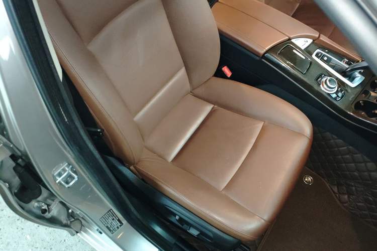 Used BMW 5 Series 2017 525Li Leading Model
