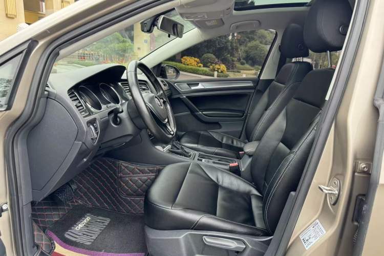 Used Volkswagen Golf 2017 230TSI Automatic Comfort Edition – Celebrating Milestone of One Million Units
