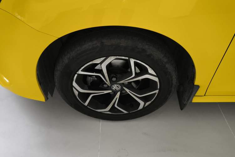 Used MG 5 2021 180 DVVT Manual Youth Luxury Edition
