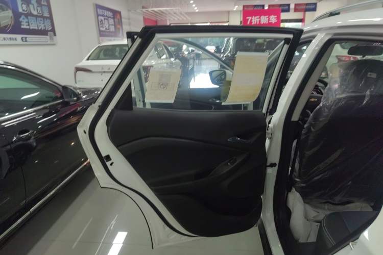 Used Chevrolet Trax 2021 325T Automatic Fun Edition China VI Standard