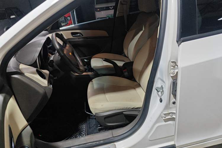 Used Chevrolet Cruze 2015 1.5L Classic SL MT