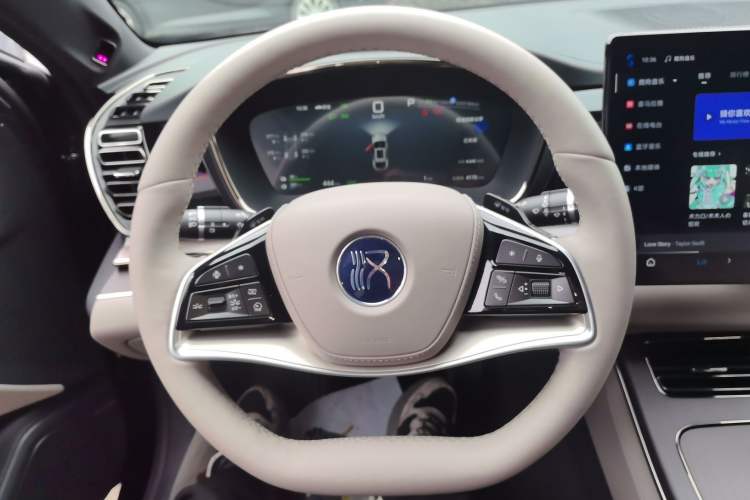 Used BYD Han 2025 DM-i Intelligent Driving Edition 125KM LiDAR Flagship Model
