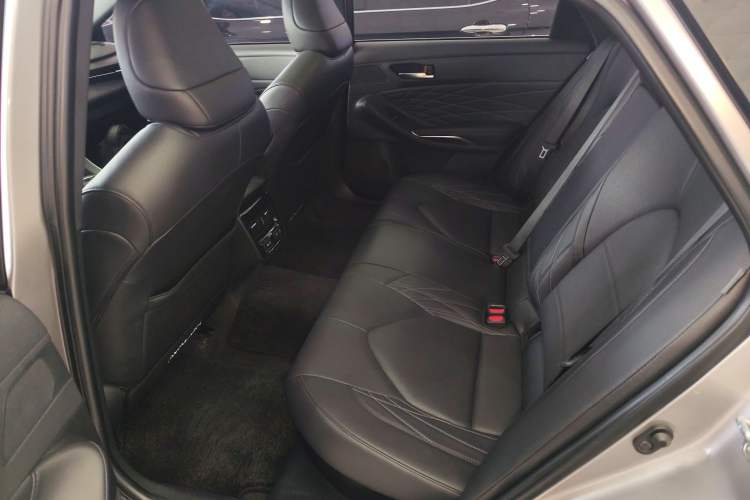 Used Toyota Avalon 2019 Dual-Engine 2.5L XLE Prestige Version China VI Standard