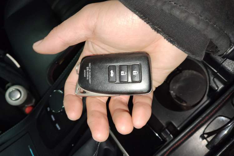 Used Lexus ES 2015 300h Comfort Edition
