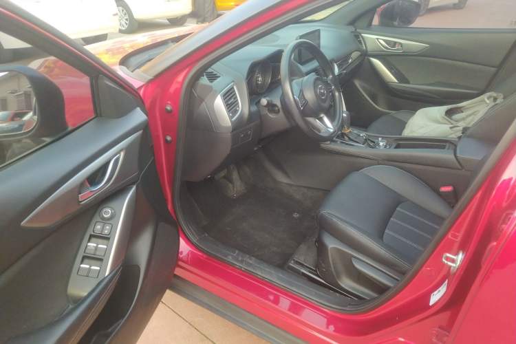 Used Mazda CX-4 2018 2.0L Automatic Two-Wheel Drive Blue Sky Dynamic Version China V Standard