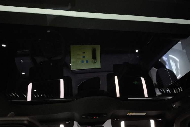 Used  SU7 2024 Rear-Drive Ultra-Long Range Advanced Pro-Level Intelligent Driving Version
