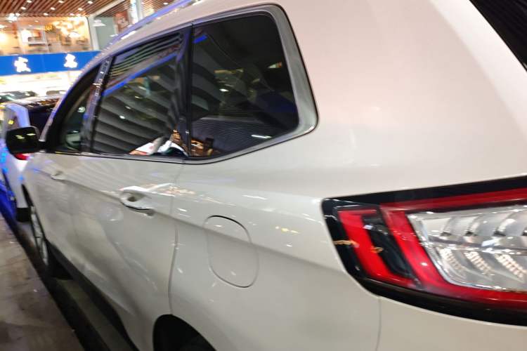 Used Ford Edge 2018 EcoBoost 245 Two-Wheel-Drive Titanium 7-Seater China VI Standard