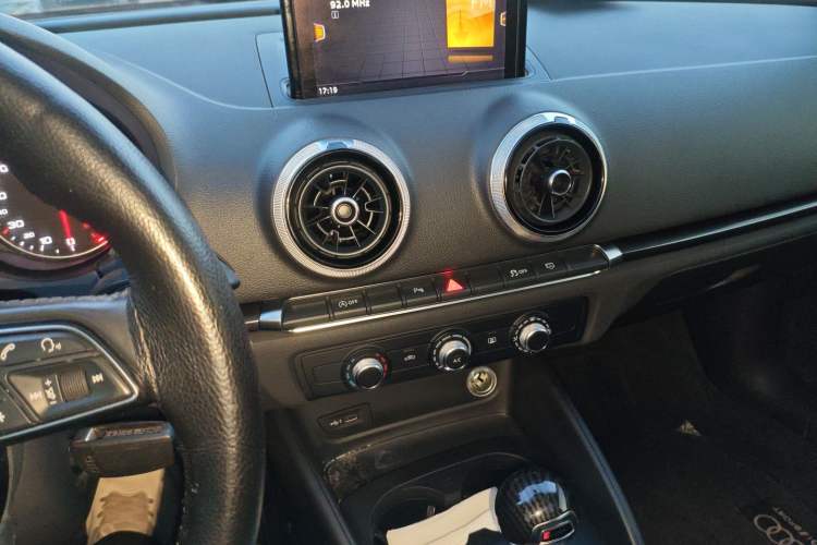 Used Audi A3 2019 Limousine 35 TFSI Fashion Edition China V standard
