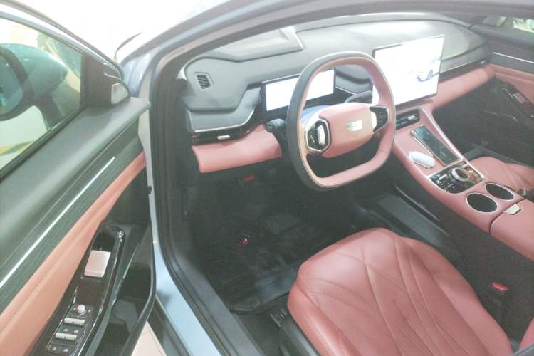 Used  L6 2025 EM-i 140km Starship Edition
