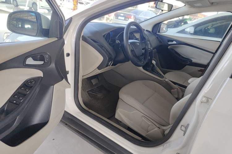 Used Ford Focus 2015 Sedan 1.6L Automatic Comfort Model