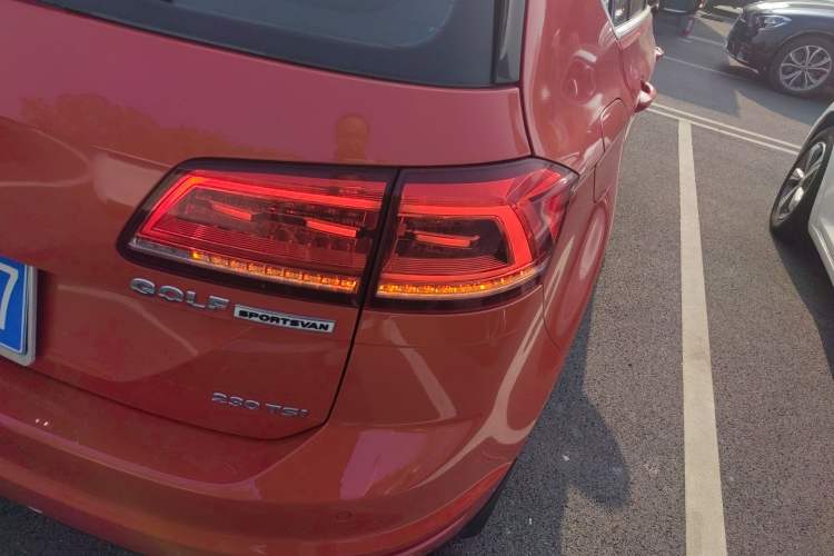 Used Volkswagen Golf Sportsvan 2016 230TSI Automatic Trend Edition
