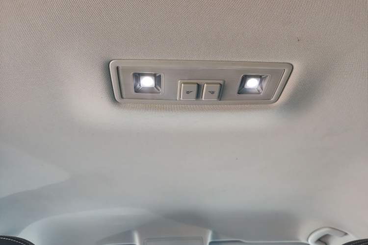 Used Volkswagen Tiguan L 2017 330TSI Automatic Two-Wheel Drive Luxury Edition
