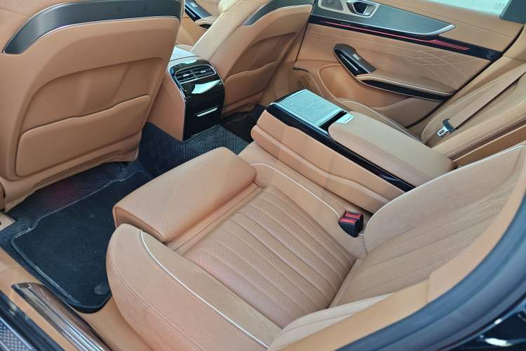 Used Hongqi H9 2025 2.0T Two-Wheel Drive Flagship Private Enjoyment Fashion Edition 5 Seats
