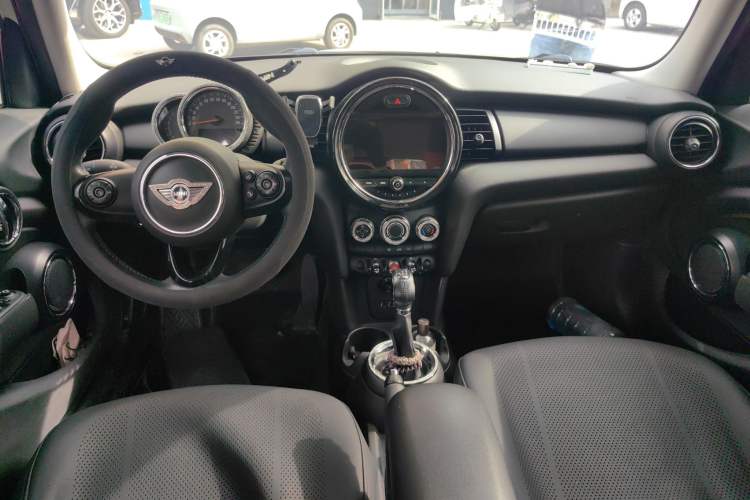 Used  MINI 2016 1.2T ONE Pioneer Edition Five-Door Version

