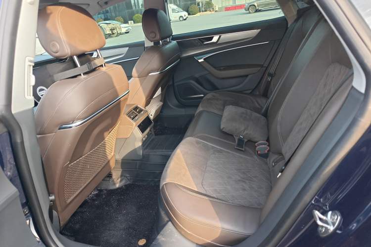 Used Audi A7L 2024 45TFSI quattro S-line Visionary Edition Flow Crystal Package