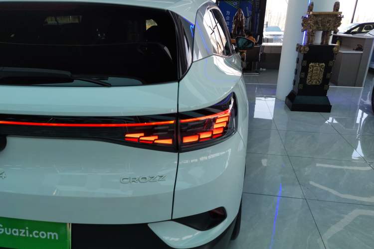 Used Volkswagen ID.4 CROZZ 2022 Long-Range PURE+ Edition
