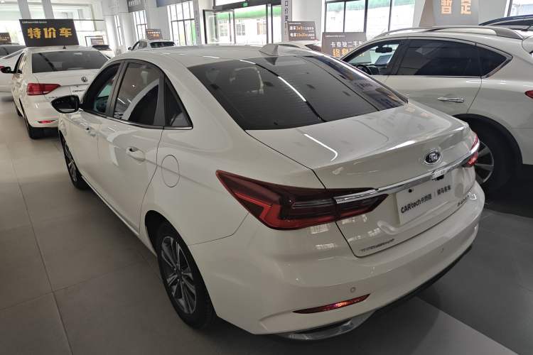 Used Ford Escort 2021 1.5L Automatic Diamond Edition
