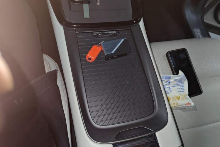 Used Lynk & Co 08 EM-P 2023 220km All-Wheel-Drive Performance Halo
