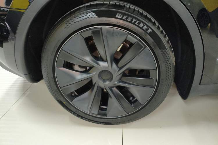 Used Tesla Model Y 2023 Rear-Wheel-Drive Version