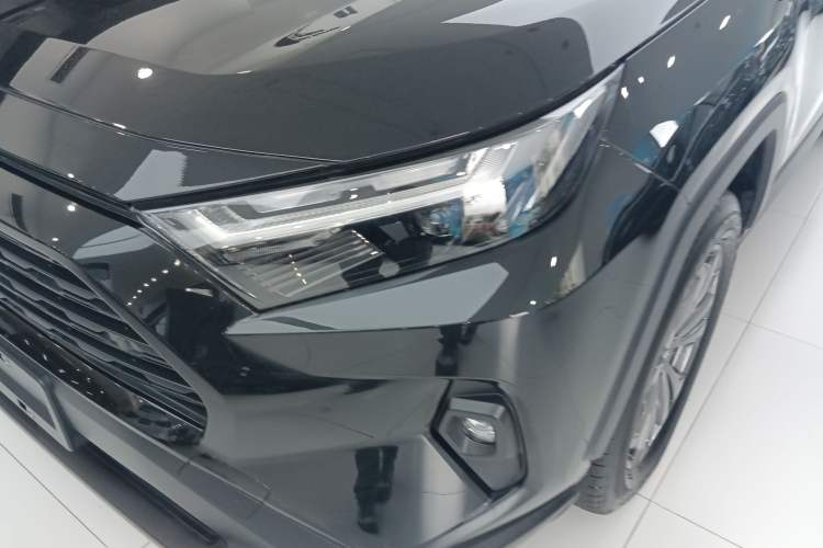 Used Toyota RAV4 2023 2.0L CVT Two-Wheel Drive Fashion Plus Edition
