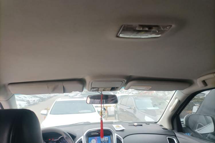 Used JMC Yusheng S350 2013 2.4T Automatic 2WD Diesel Luxury Edition 5 Seats
